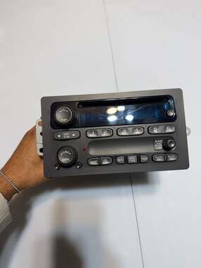 OEM Chevrolet GMC Delphi Delco Radio CD Player 15138488